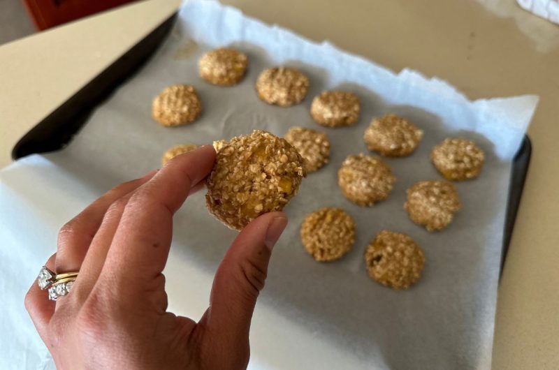 Easy and Healthy 3-Ingredient Toddler Cookies: Banana, Oats, and Peanut Butter Delight!